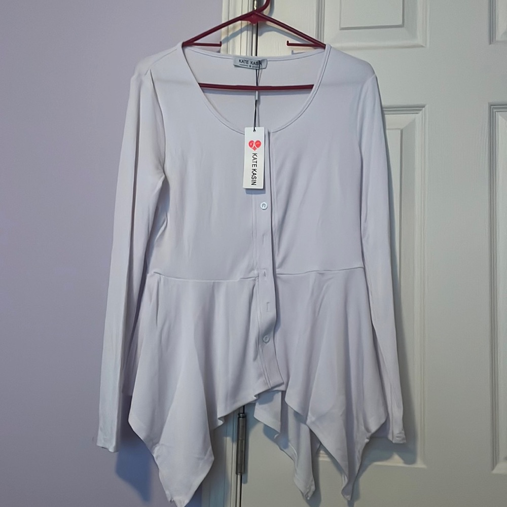 Women white dress shirt. Size medium. New with tags. Kate Kasin